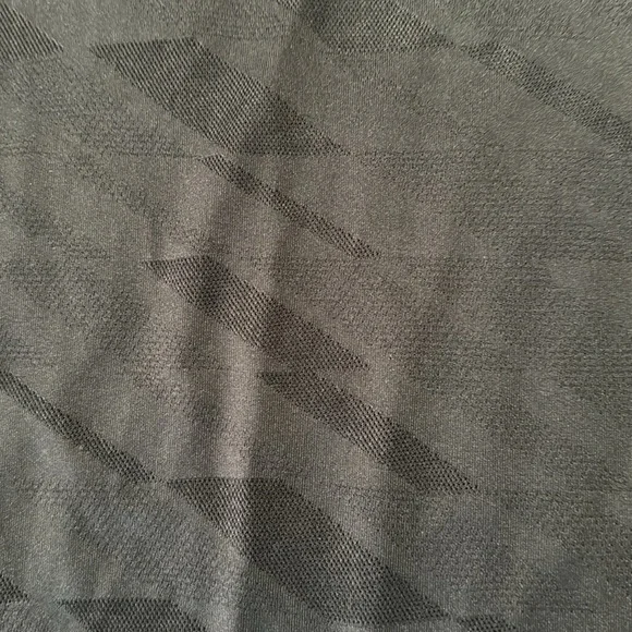 TailorByrd NWT Men’s Black Textured Polo - Picture 5 of 9